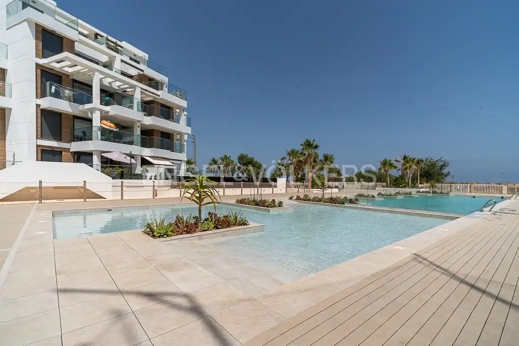 Schwimmbecken von Wohnung zur Miete in Dénia mit Klimaanlage, Heizung und Privatgarten