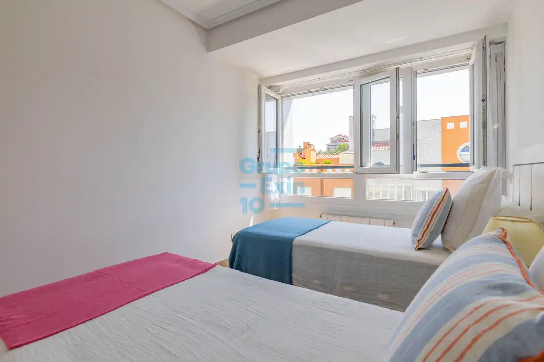 Habitación de Apartamento en venta en Donostia - San Sebastián  con Calefacción, Terraza y Balcón