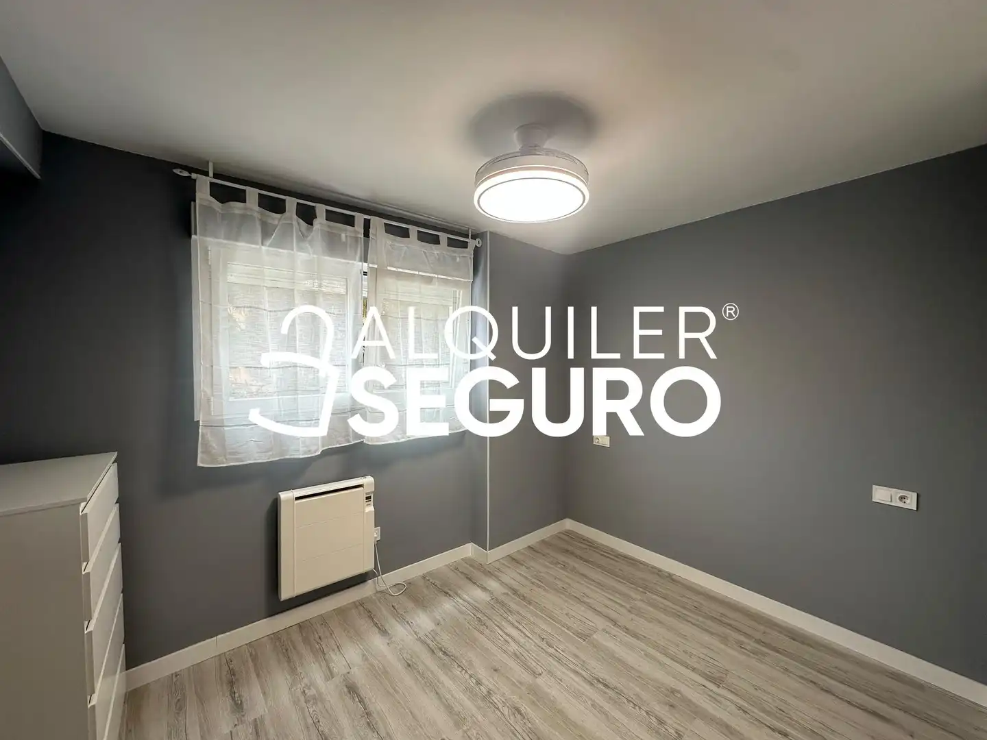 Bedroom of Flat for rent in Madrid  with Heating