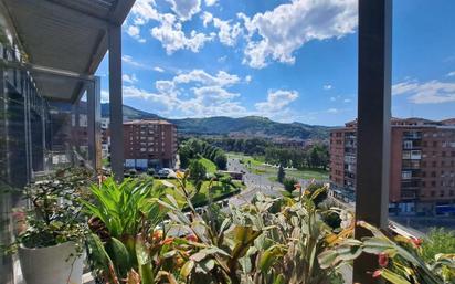 Vista exterior de Pis en venda en Bilbao  amb Terrassa