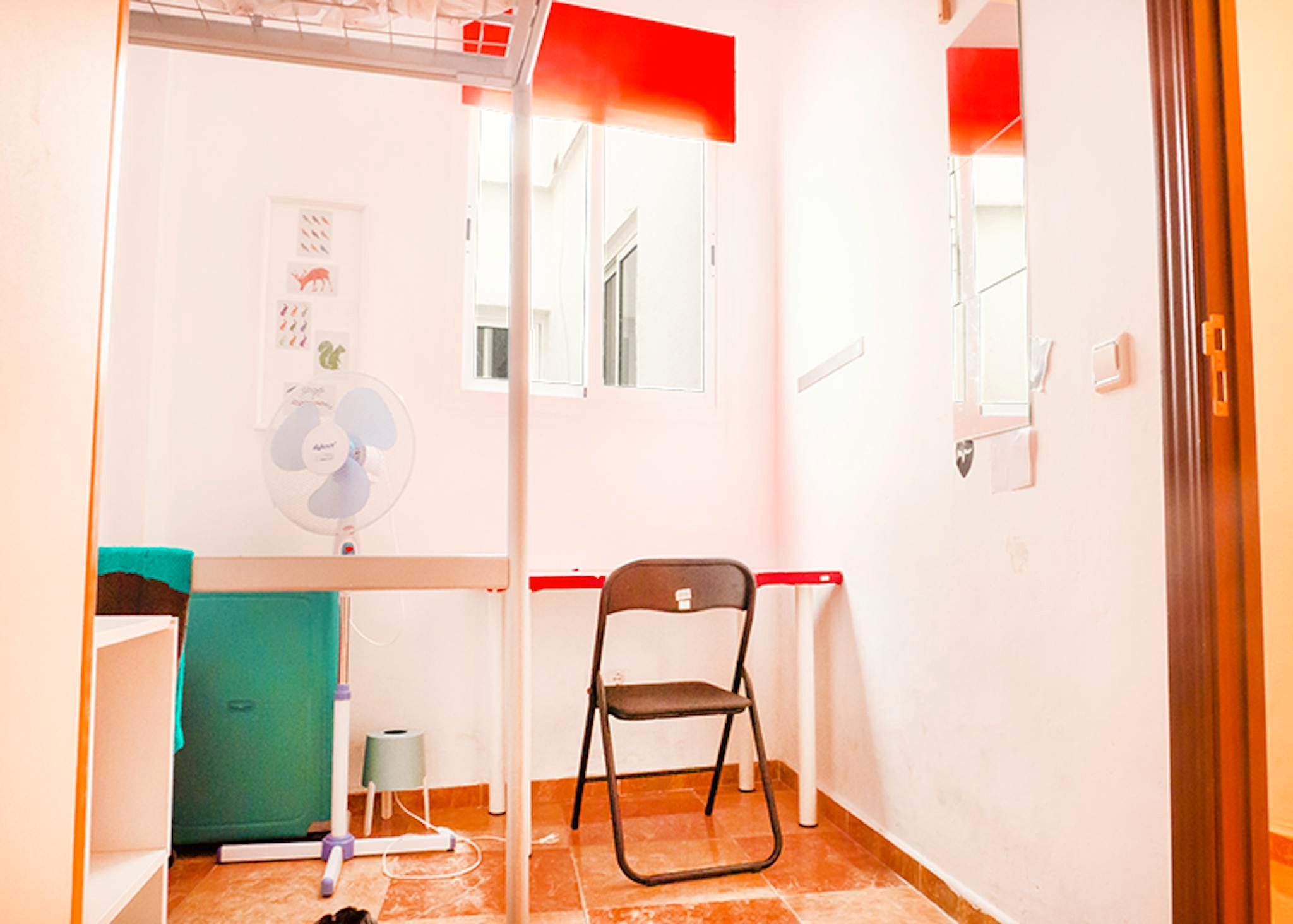 Schlafzimmer von Wohnung zur untervermieten in  Sevilla Capital mit Klimaanlage, Möbliert und Waschmaschine