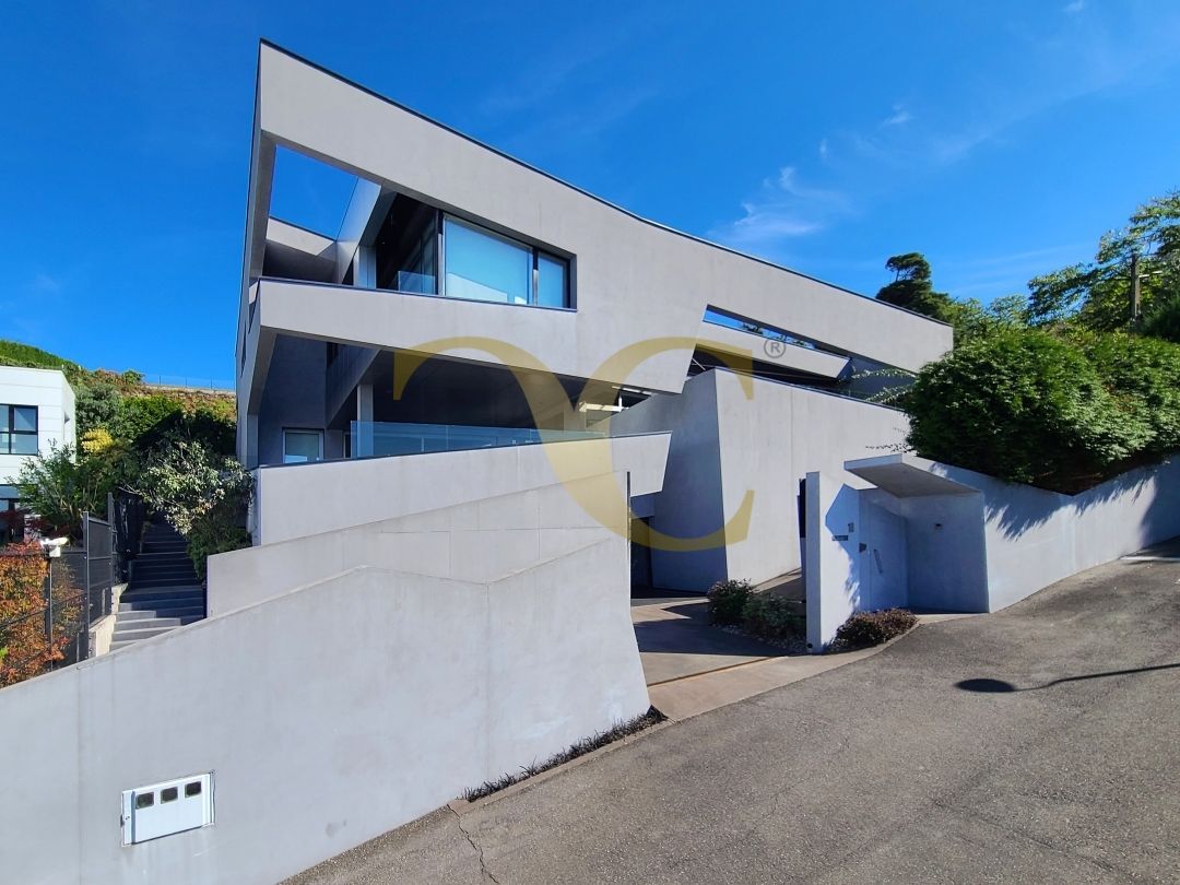 Vista exterior de Casa o xalet en venda en Gijón  amb Calefacció, Jardí privat i Terrassa