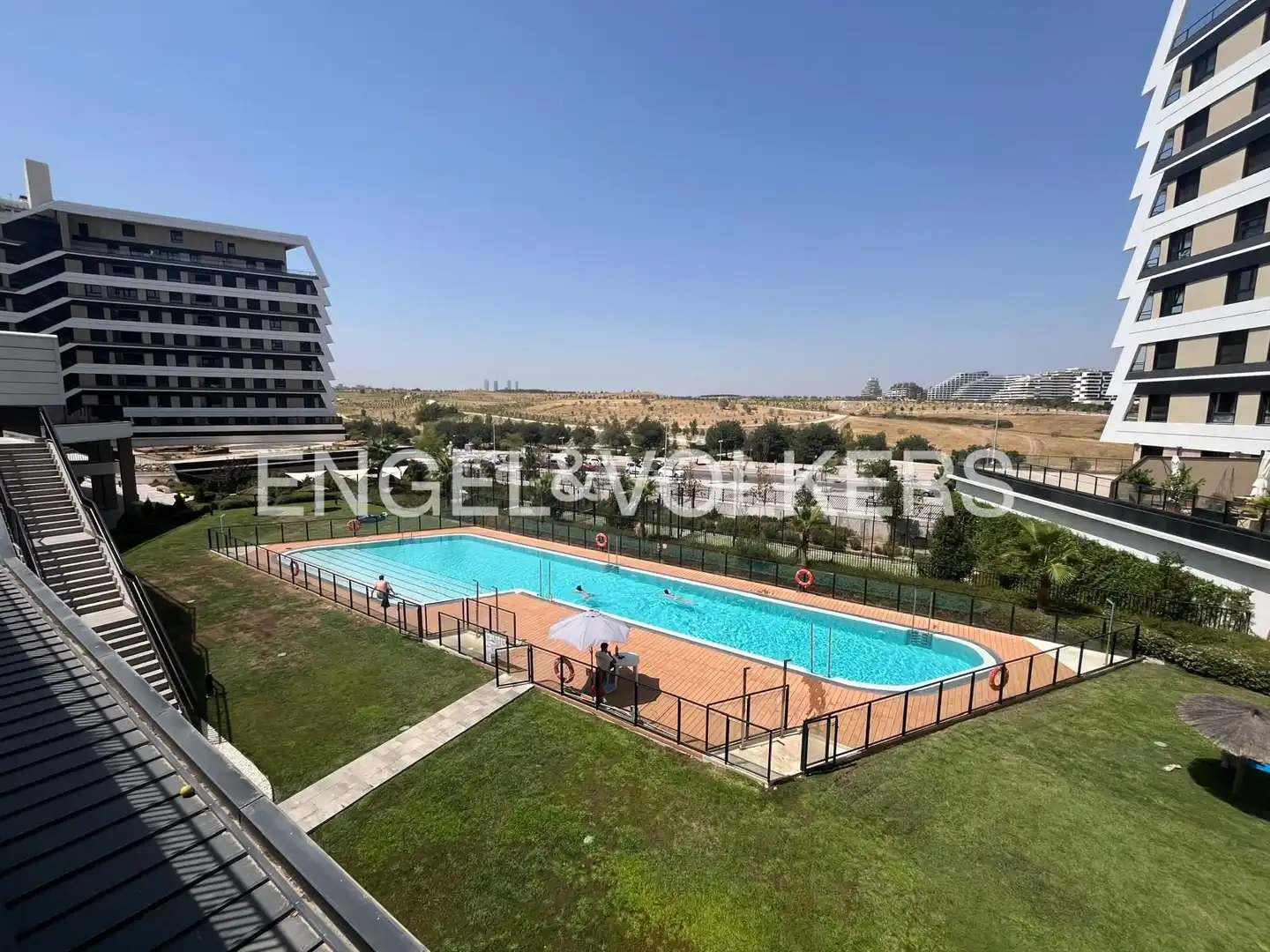Swimming pool of Flat for rent in Madrid  with Heating