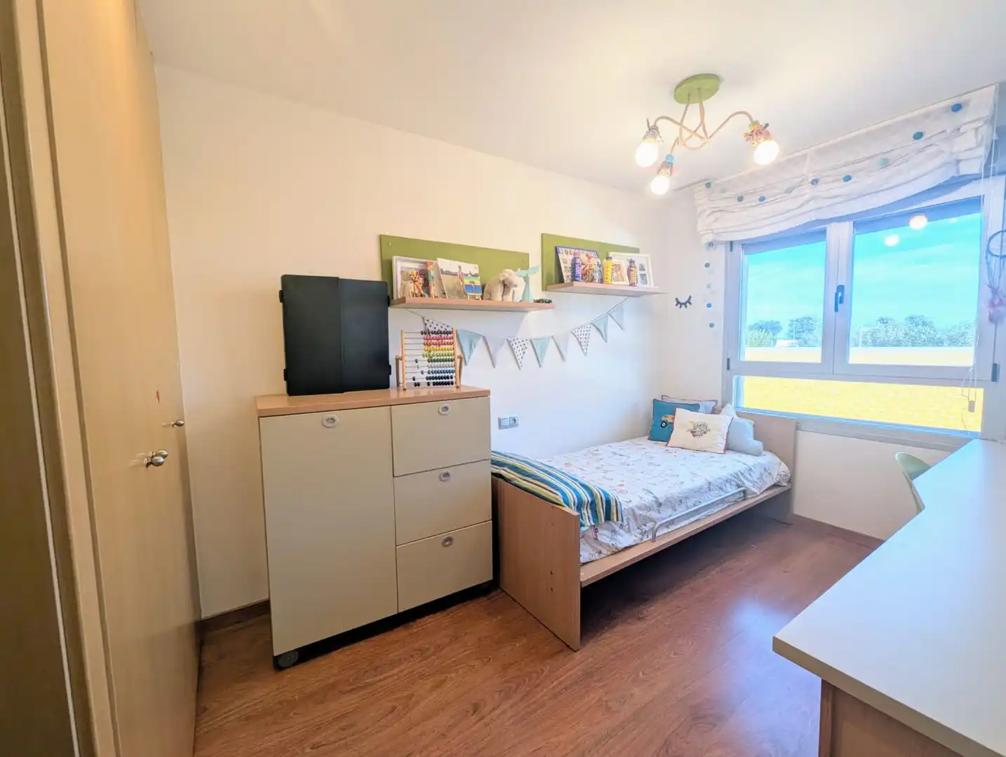 Habitación de Casa adosada en venta en Castellón de la Plana / Castelló de la Plana con Aire acondicionado, Calefacción y Terraza