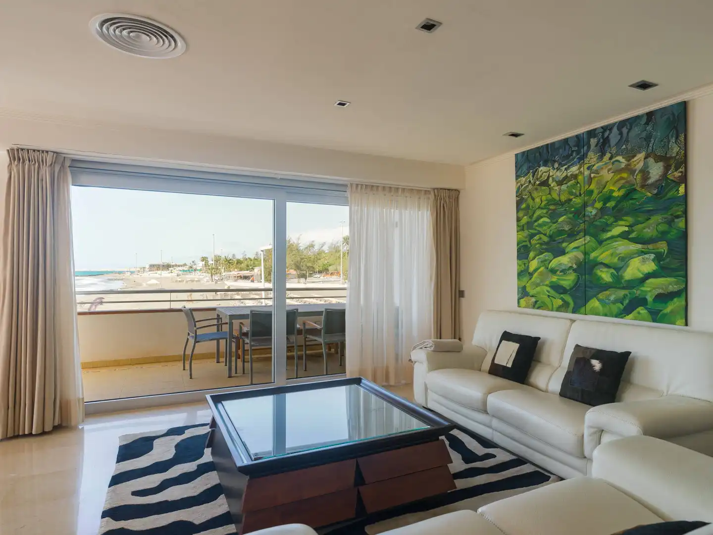 Sala de estar de Casa o chalet en venta en San Bartolomé de Tirajana con Aire acondicionado, Amueblado y Jacuzzi