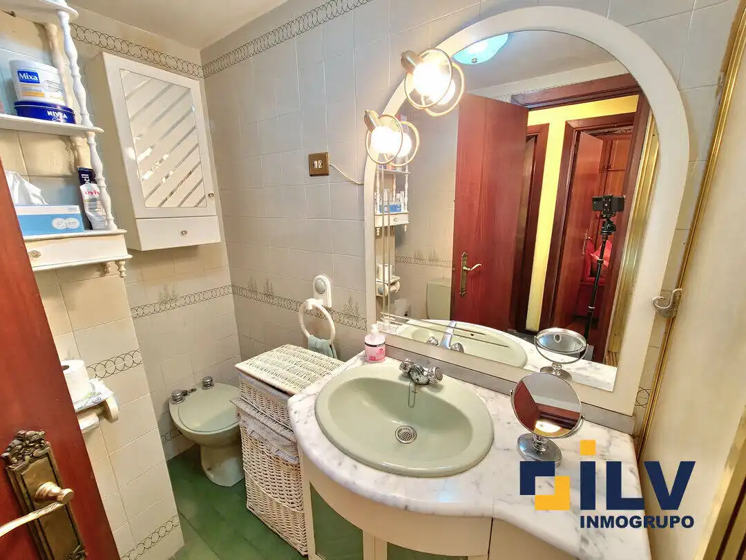 Baño de Piso en venta en Portugalete con Calefacción, Terraza y Amueblado