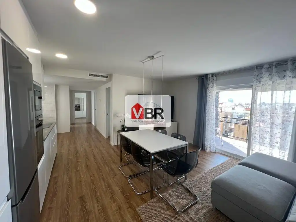 Wohnung zur Miete in Valencia mit Klimaanlage, Heizung und Terrasse