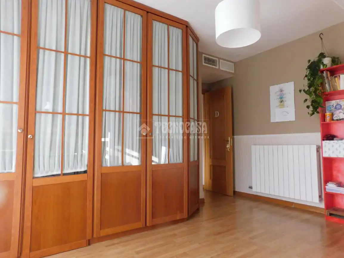 Schlafzimmer von Einfamilien-Reihenhaus zum Verkauf in Villanueva de Gállego