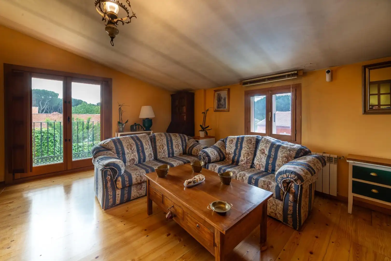 Sala de estar de Casa o chalet en venta en Valladolid con Calefacción, Jardín privado y Piscina