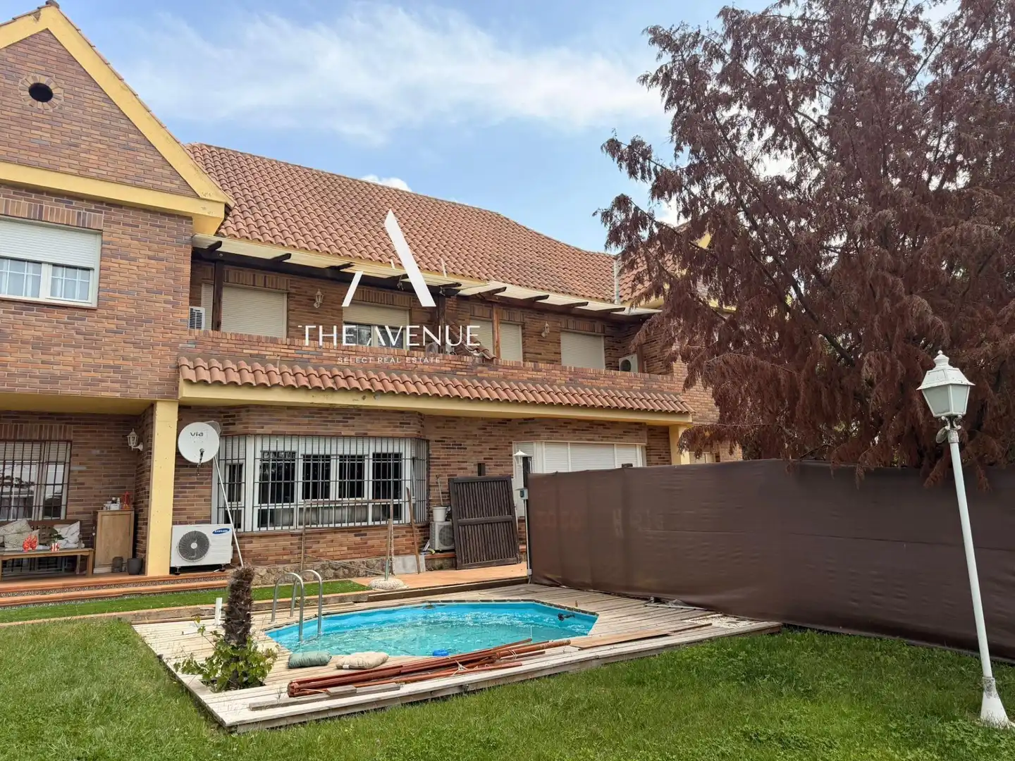 Vista exterior de Casa o xalet en venda en Villaviciosa de Odón