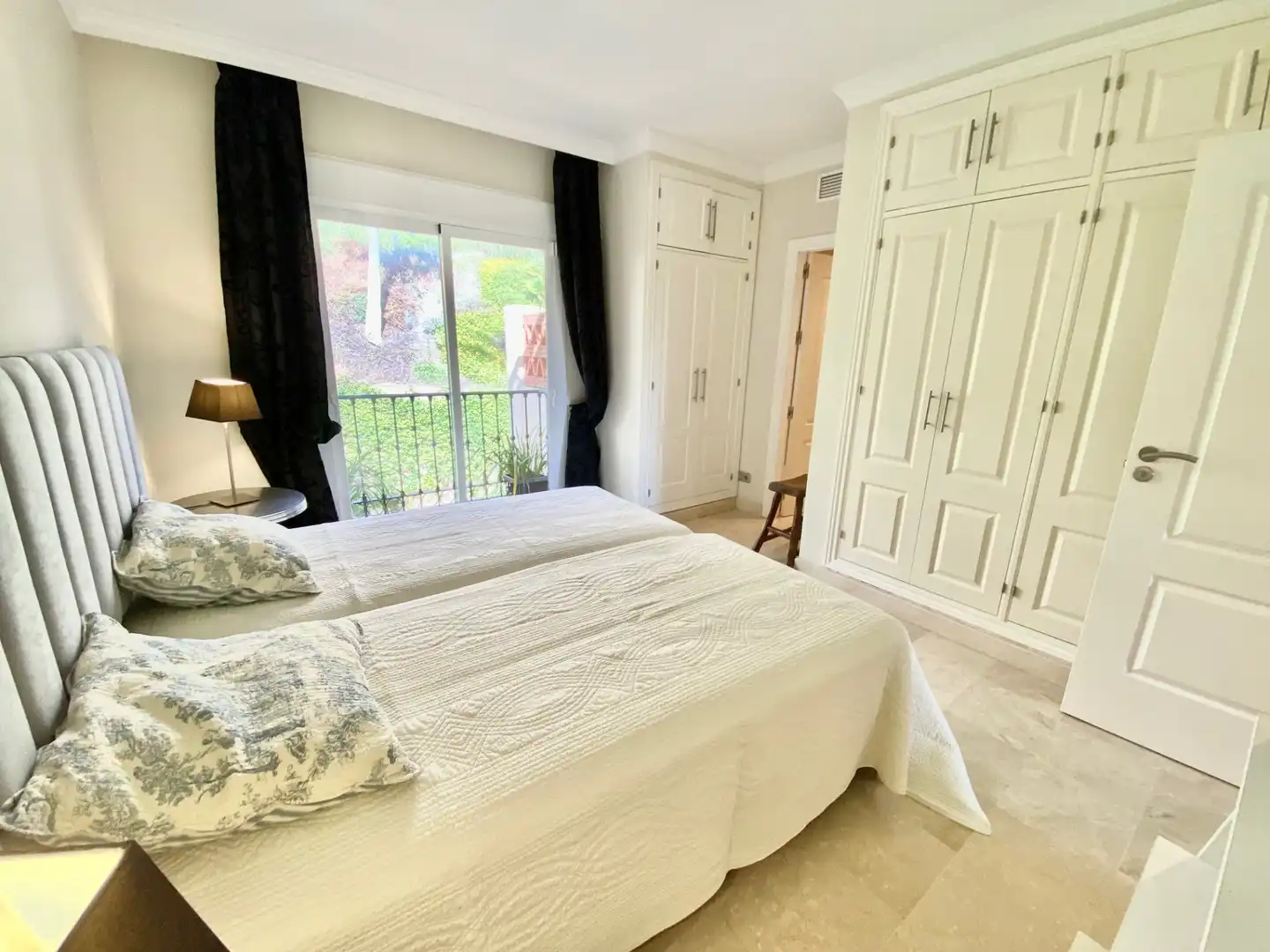 Apartments for rent in Benatalaya