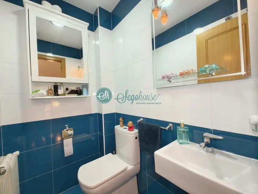 Baño de Casa o chalet en venta en Segovia con Calefacción y Trastero