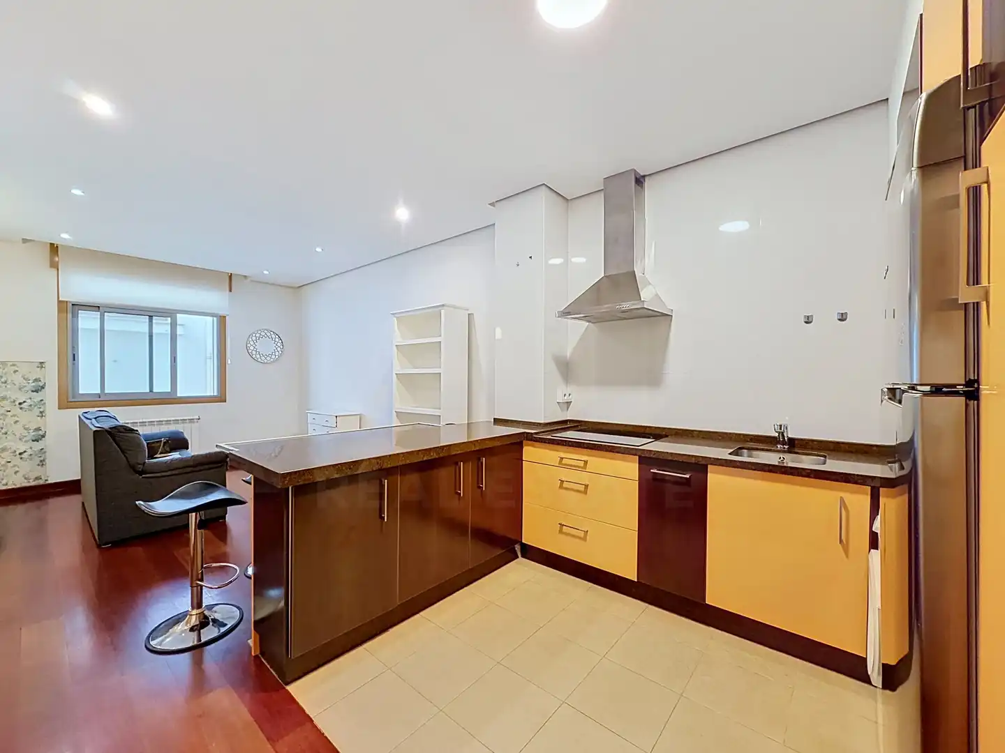 Cocina de Piso de alquiler en Vigo  con Calefacción
