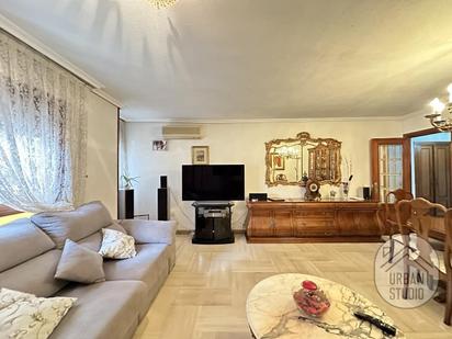 Living room of Flat for sale in Alicante / Alacant