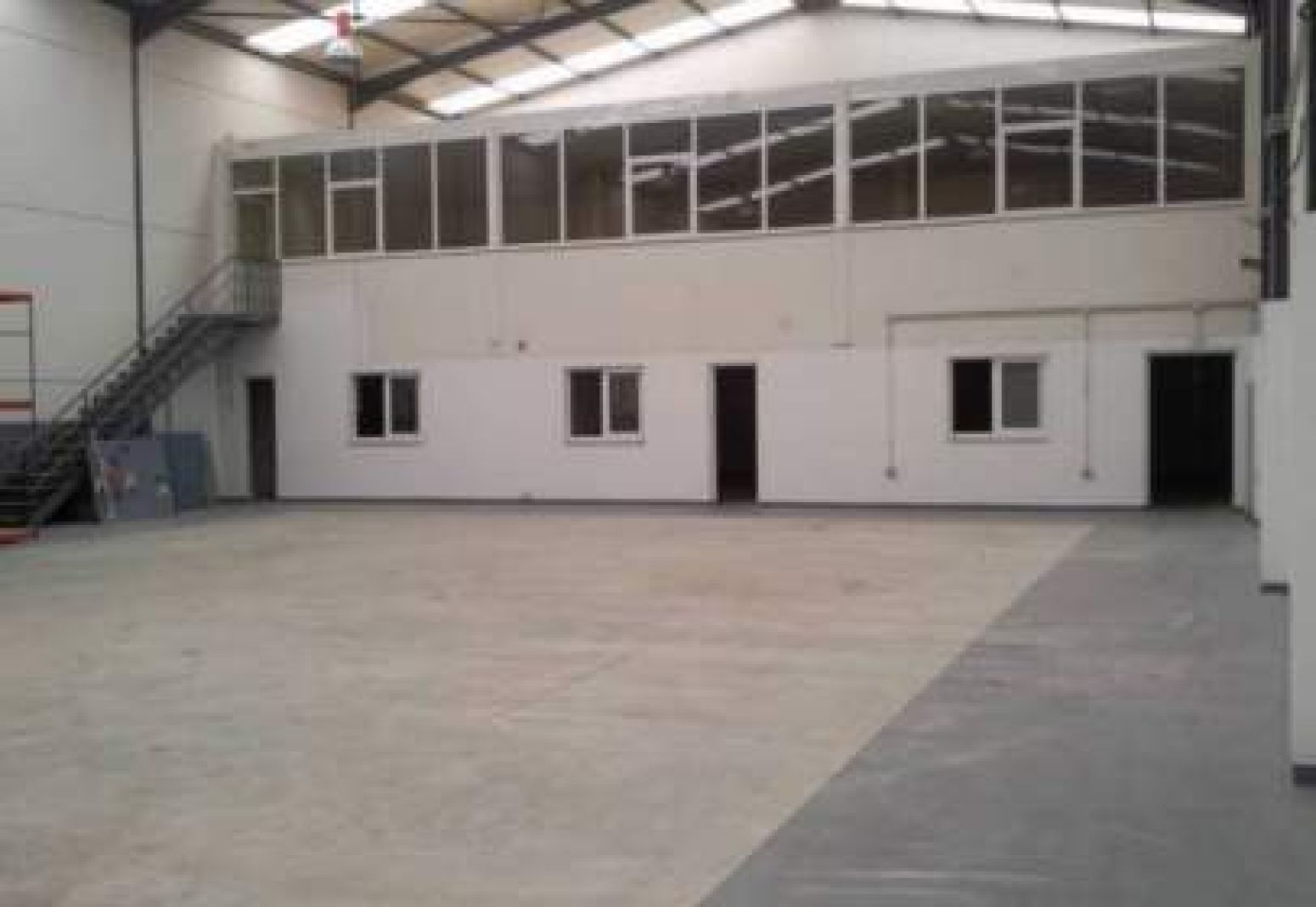 Nau industrial de lloguer en Siero