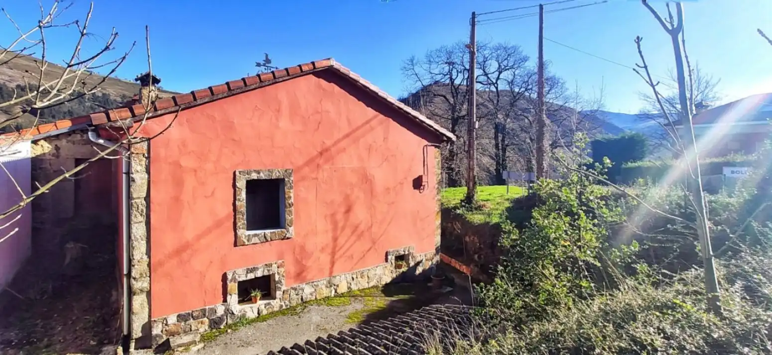 Detached homes for sale in San Miguel de Luena - Barrio BOLLACIN, Luena