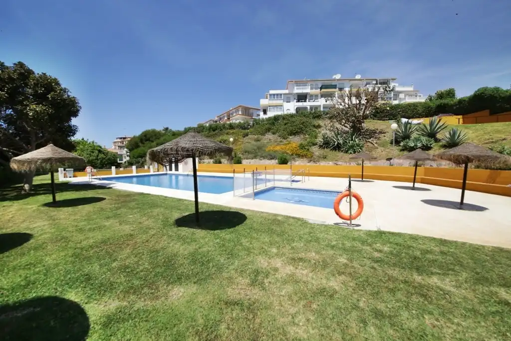 Schwimmbecken von Wohnung zum Verkauf in Mijas mit Terrasse, Möbliert und Waschmaschine