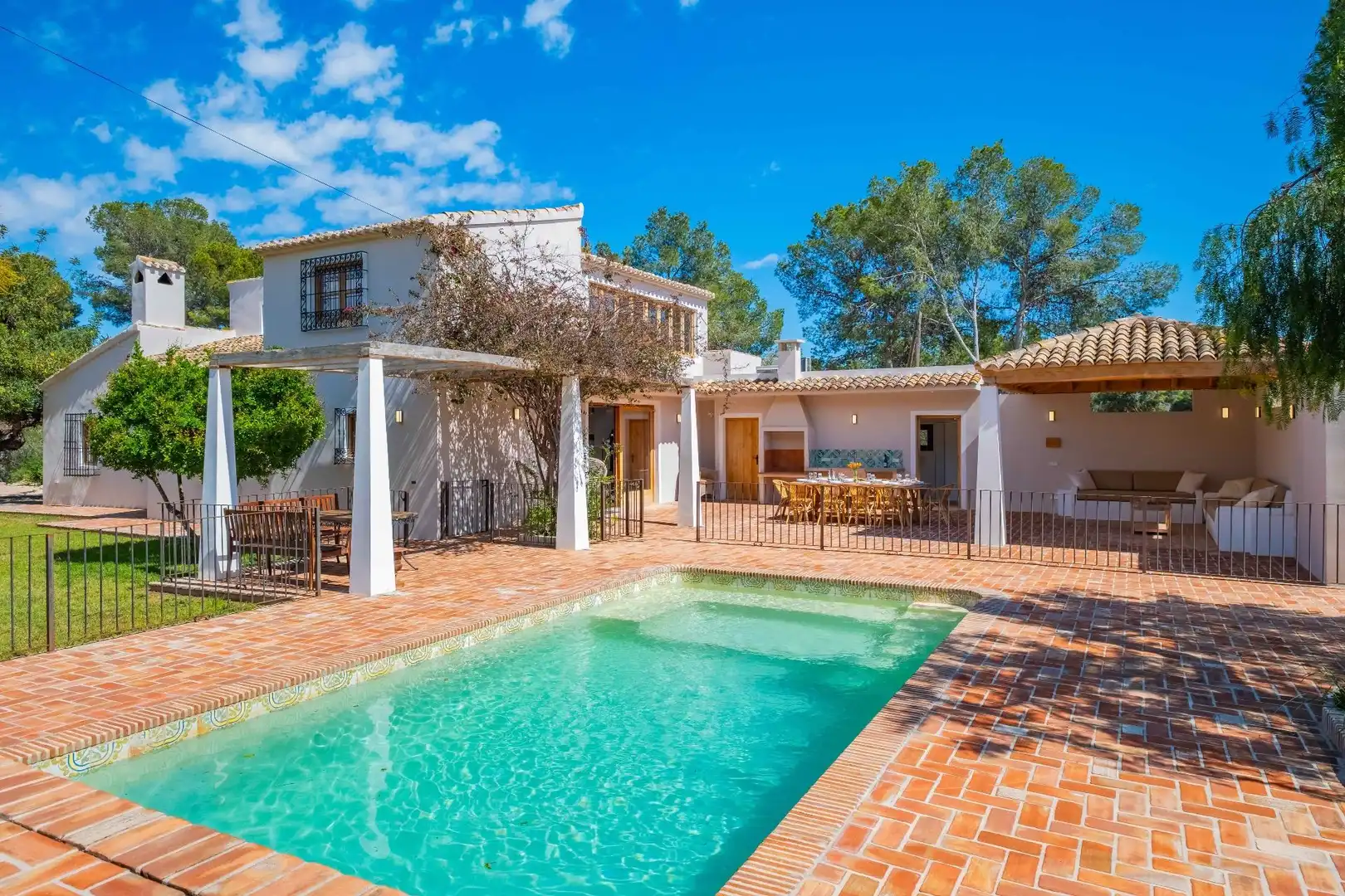 Exterior view of Houses for sale in L'Alfàs del Pi  with Air Conditioner, Heating and Private garden