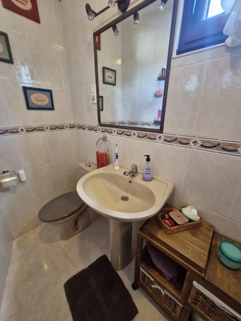 Baño de Ático en venta en Foz con Terraza, Amueblado y Lavadora