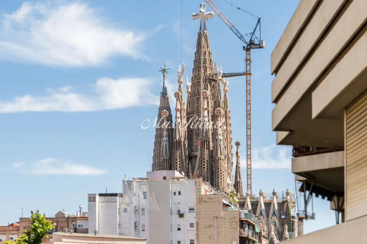 Außenansicht von Wohnung zum Verkauf in Barcelona mit Klimaanlage, Heizung und Balkon