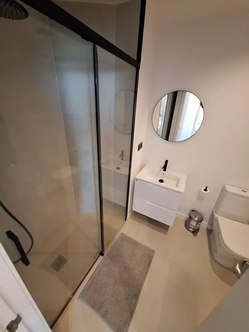 Badezimmer von Wohnung zur Miete in San Sebastián de los Reyes mit Klimaanlage, Heizung und Möbliert