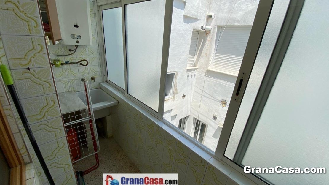 Dormitori de Àtic de lloguer en  Granada Capital amb Aire condicionat, Calefacció i Moblat