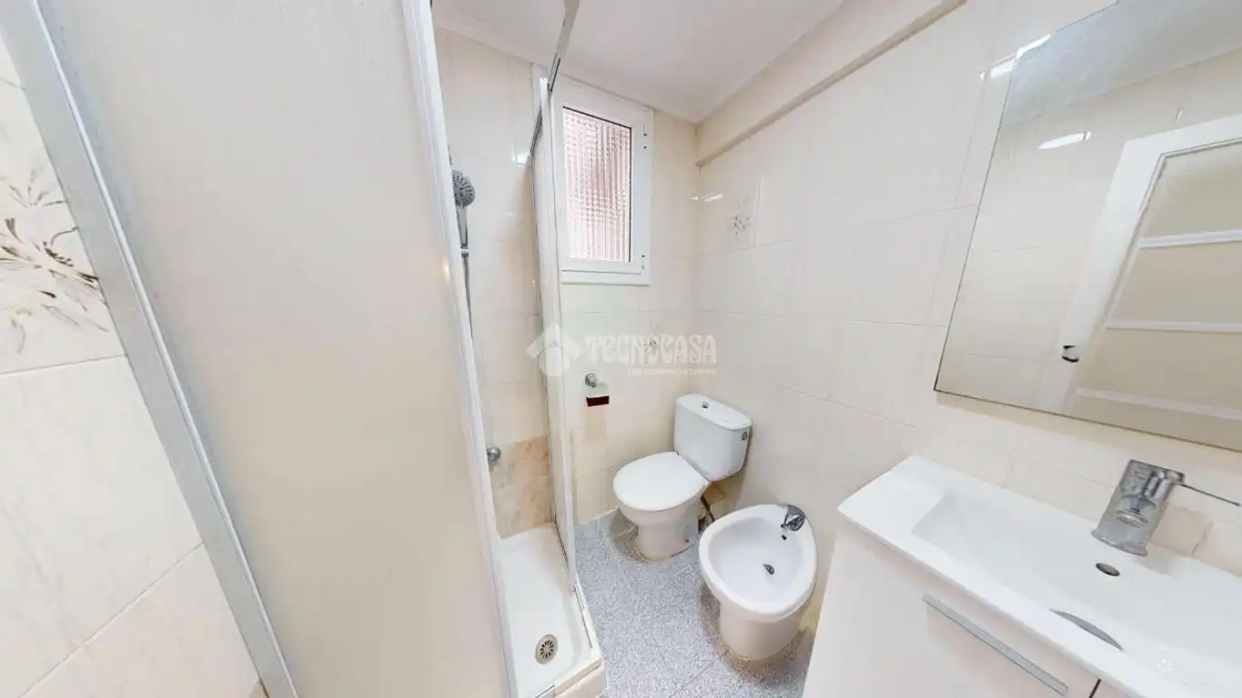 Baño de Piso en venta en Valencia con Balcón
