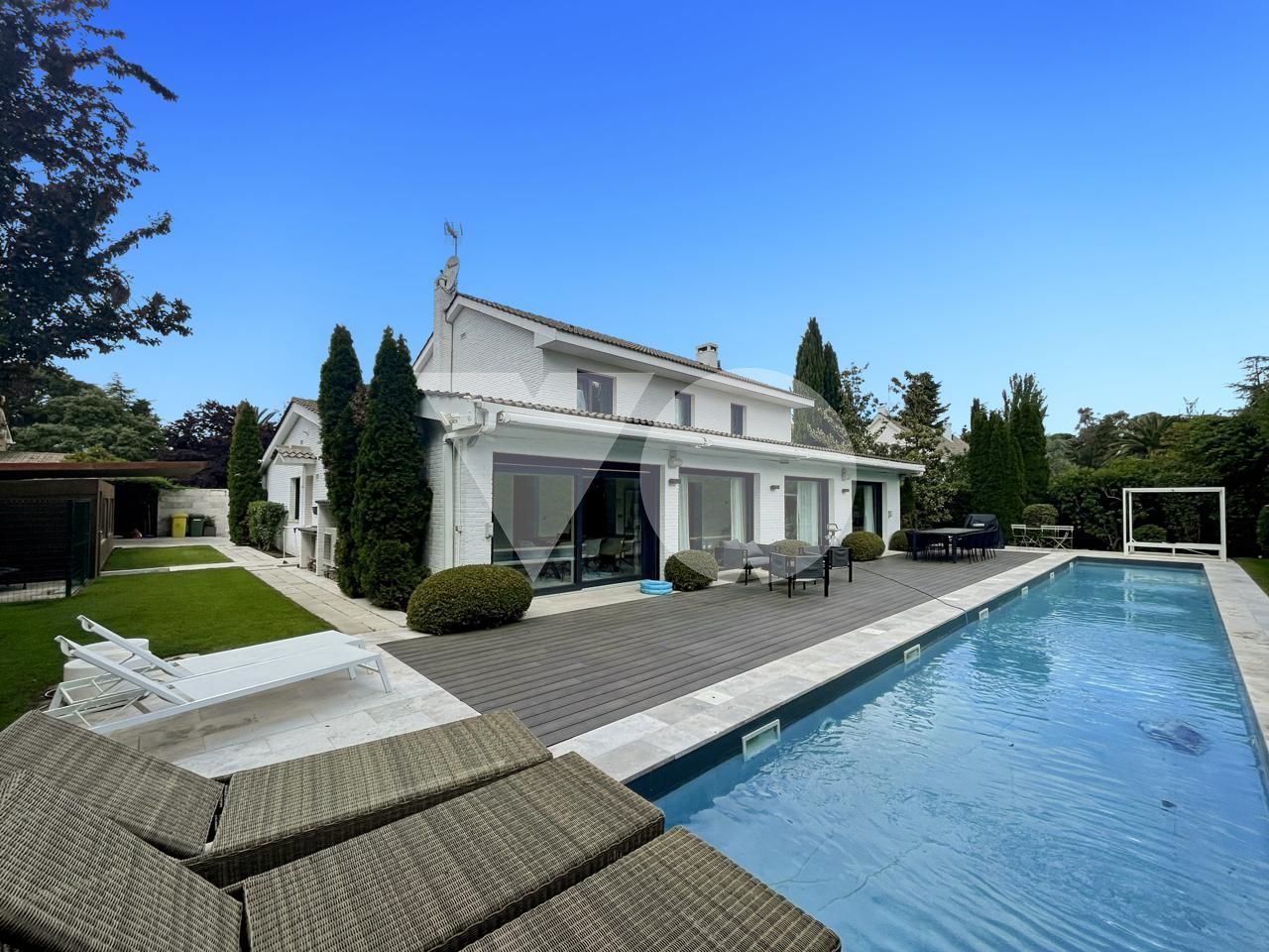 Exterior view of House or chalet for sale in Pozuelo de Alarcón  with Air Conditioner, Heating and Private garden