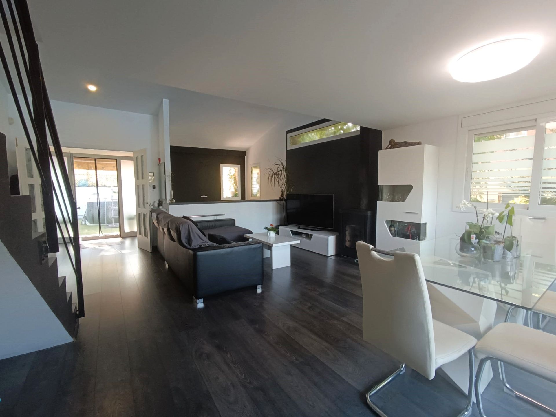 Sala d'estar de Casa o xalet en venda en Castellví de Rosanes amb Calefacció, Parquet i Terrassa