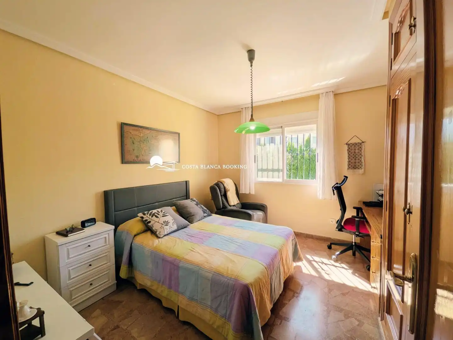 Dormitori de Casa o xalet en venda en L'Alfàs del Pi amb Aire condicionat, Jardí privat i Terrassa
