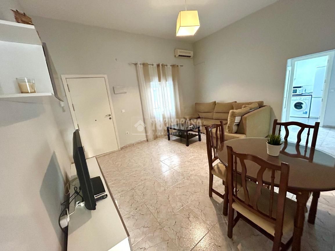 Sala d'estar de Pis de lloguer en  Sevilla Capital amb Aire condicionat