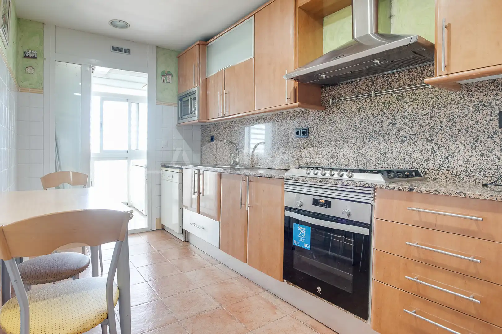 Cocina de Piso en venta en Barcelona con Calefacción y Balcón