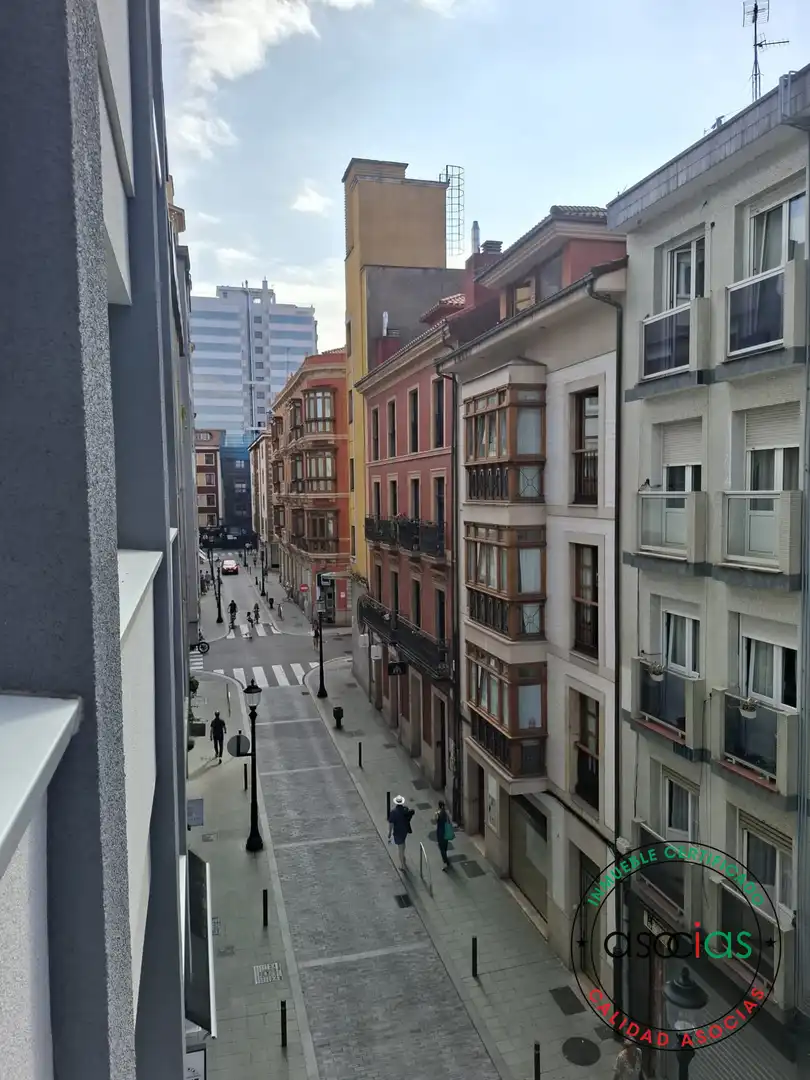 Vista exterior de Pis en venda en Gijón  amb Calefacció