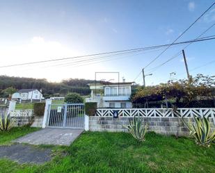 Vista exterior de Casa o xalet en venda en Valdoviño amb Jardí privat i Terrassa
