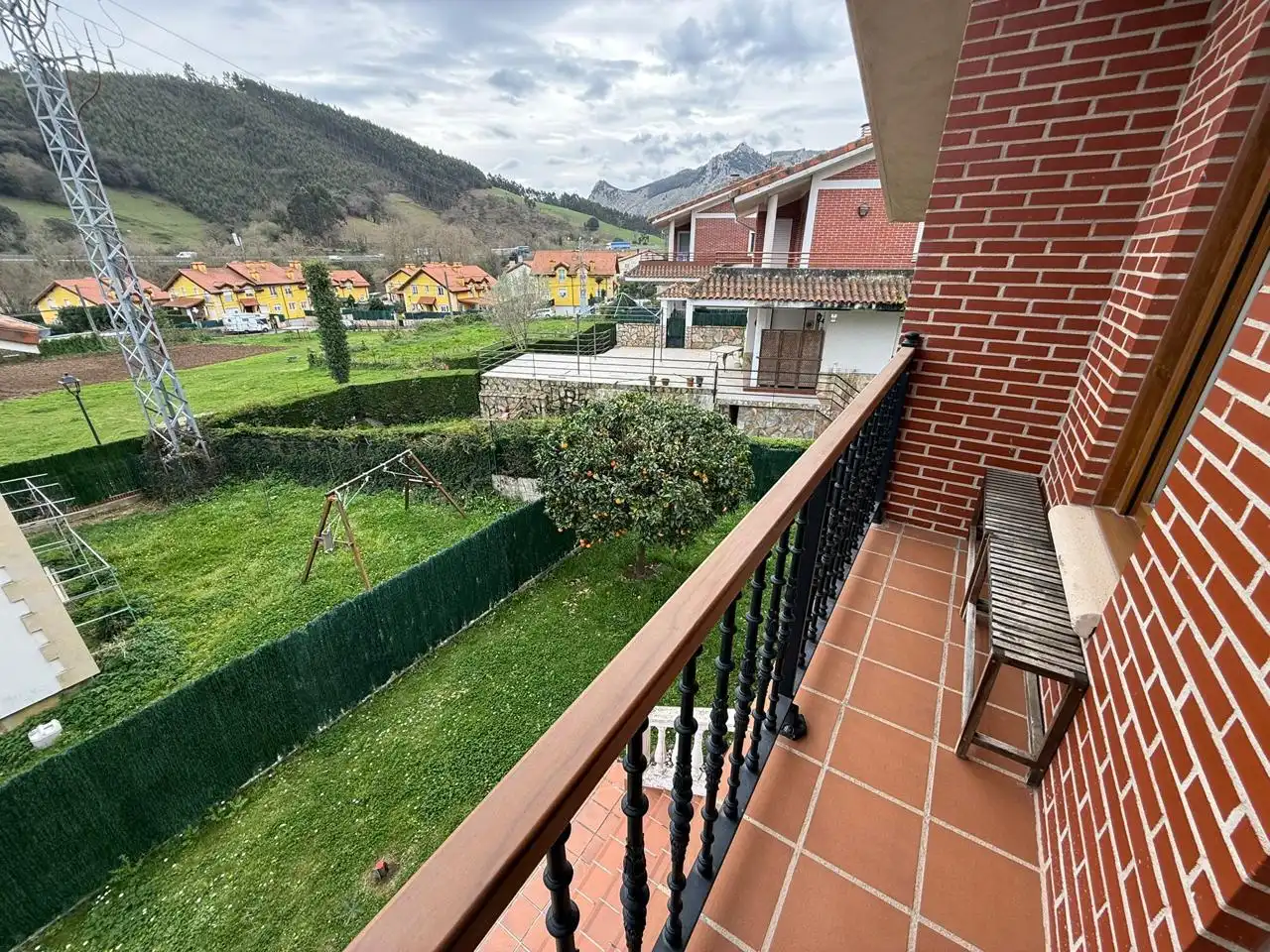Jardín de Casa o chalet en venta en Castro-Urdiales con Calefacción, Jardín privado y Terraza