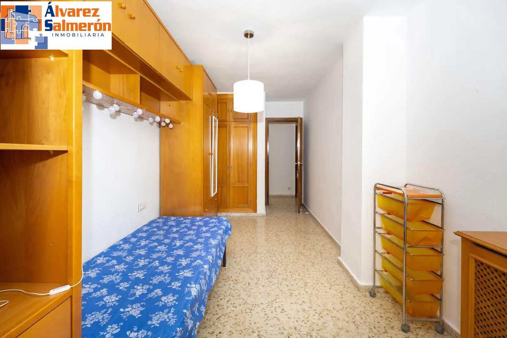 Wohnung zur Miete in Granada mit Heizung, Terrasse und Möbliert