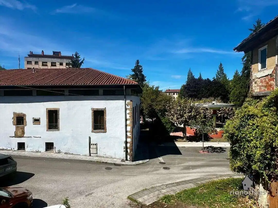 Vista exterior de Casa o xalet en venda en Langreo amb Calefacció