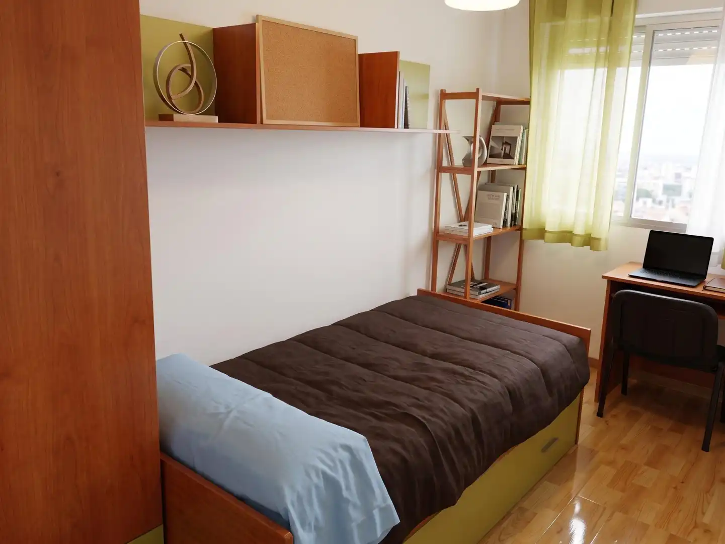 Bedroom of Flat for rent in Granada  with Air Conditioner, Heating and Furnished