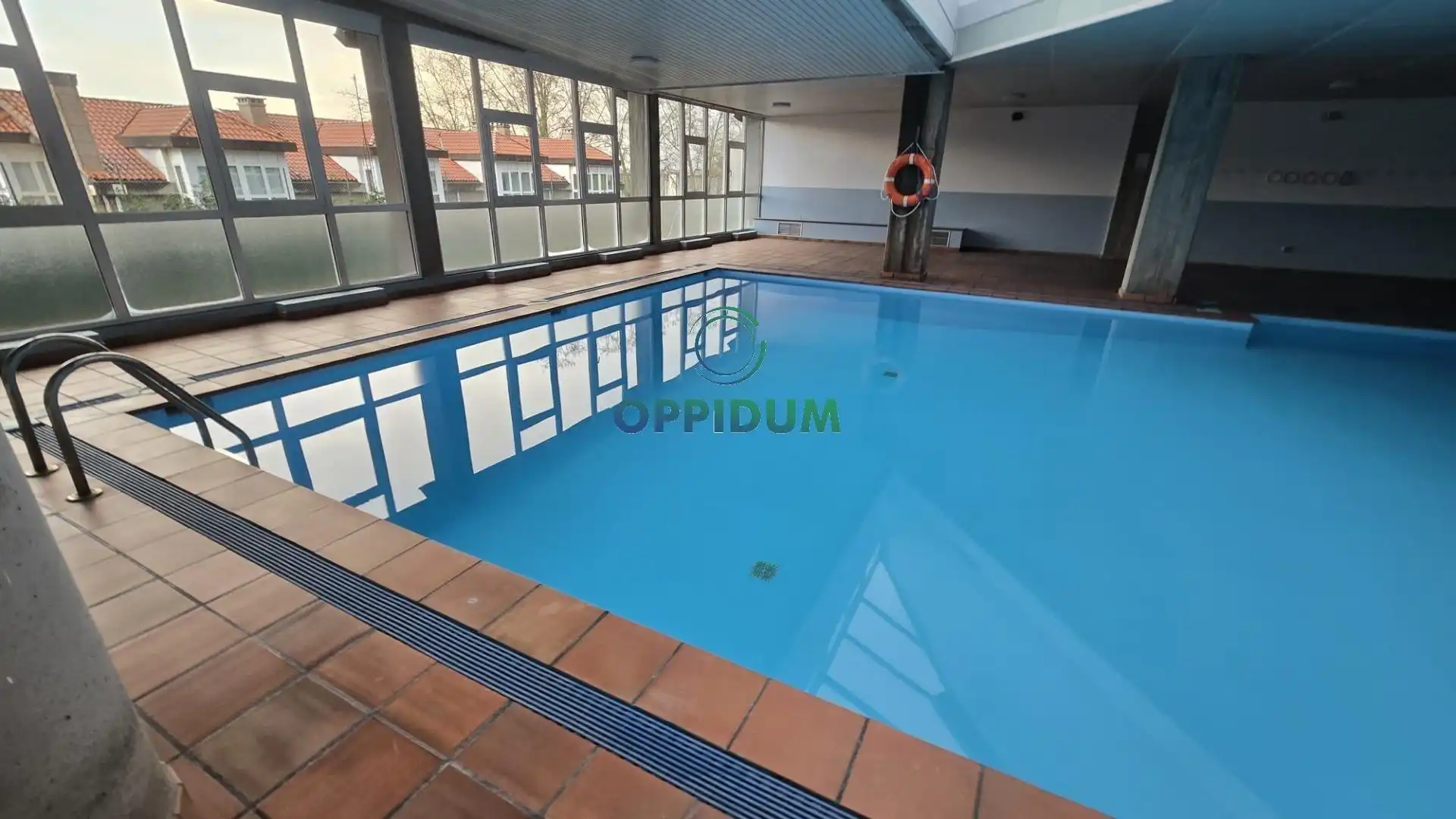 Piscina de Casa adosada en venda en A Coruña Capital  amb Calefacció, Jardí privat i Terrassa