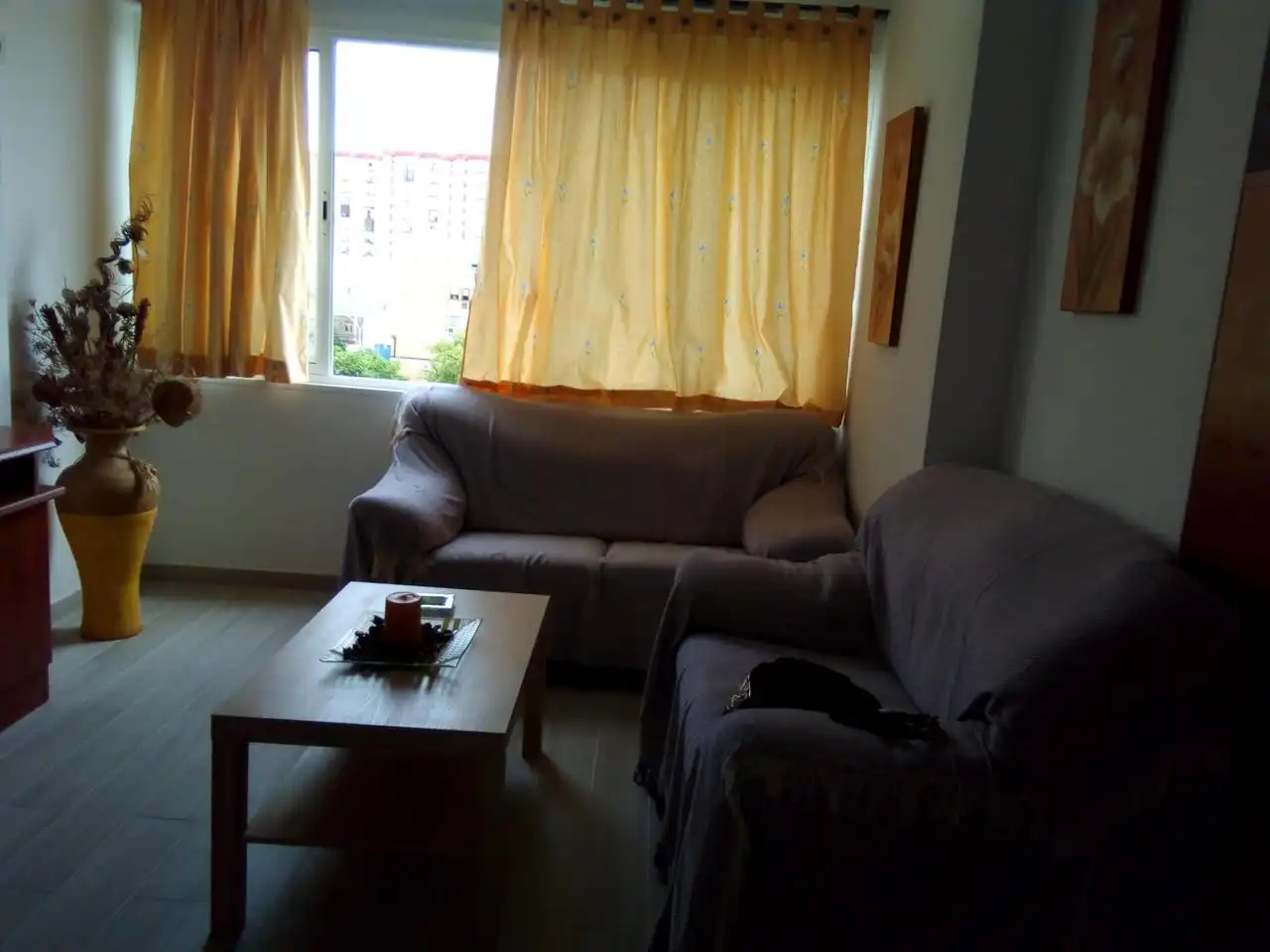 Living room of Flat for rent in Sevilla  with Air Conditioner and Furnished