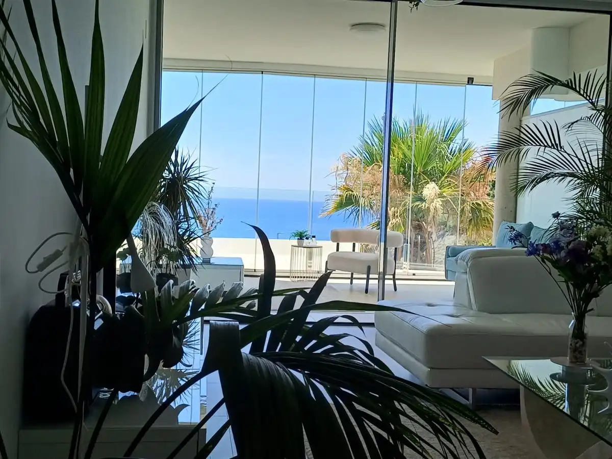 Sala d'estar de Apartament en venda en Benalmádena amb Aire condicionat, Terrassa i Jacuzzi