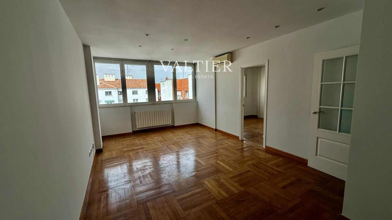 Living room of Flat for rent in  Madrid Capital  with Air Conditioner