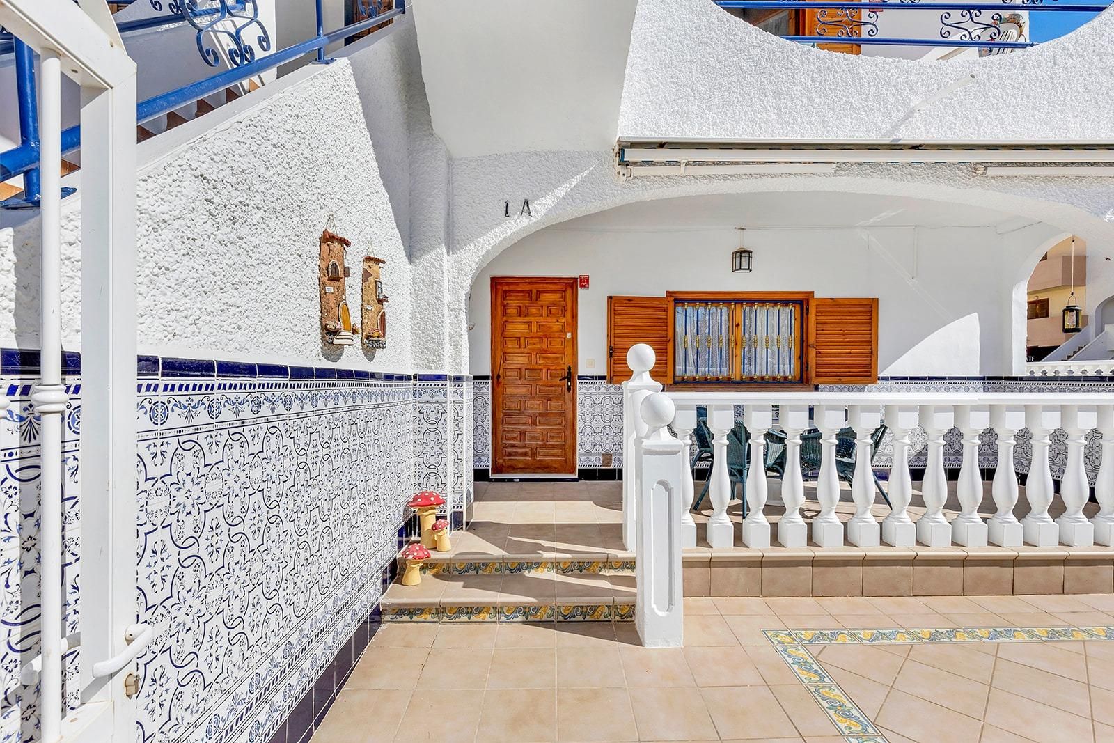 Planta baja for sale in Torrevieja  with Air Conditioner and Private garden