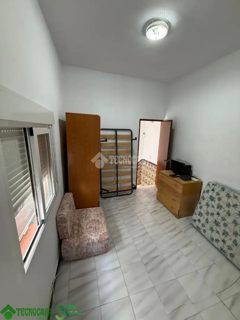 Habitación de Casa adosada en venta en Santa Cruz de la Zarza con Aire acondicionado, Alarma y Piscina comunitaria
