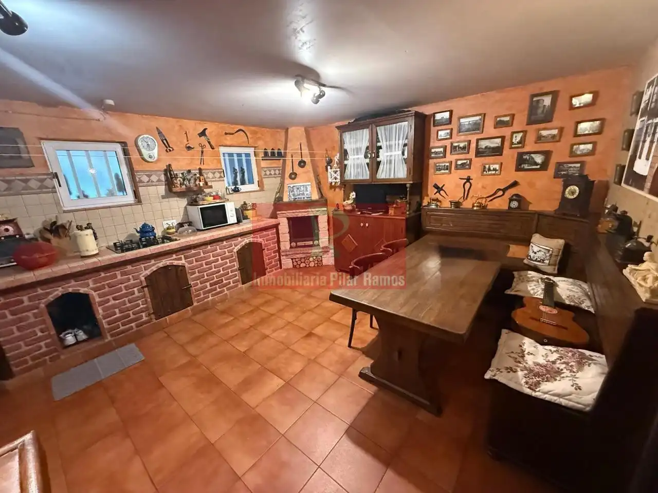 Cuina de Casa o xalet en venda en San Andrés del Rabanedo amb Calefacció, Jardí privat i Terrassa