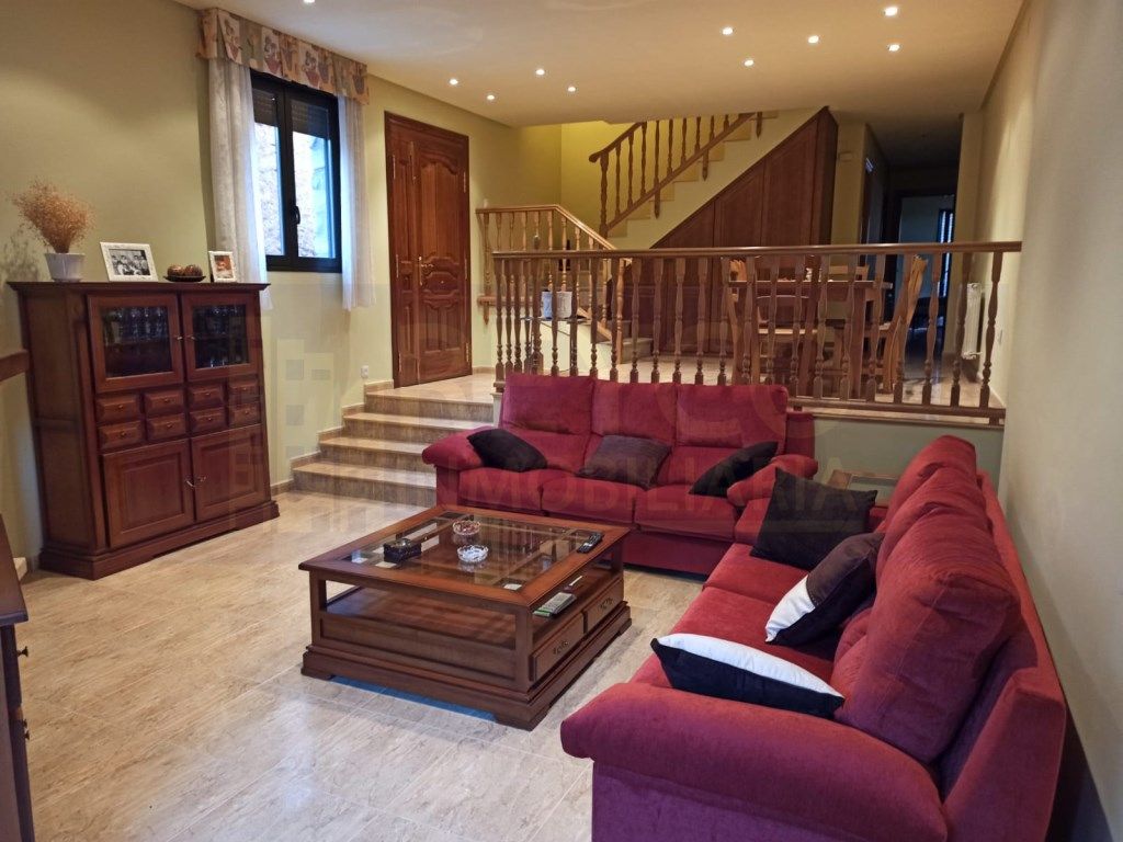 Sala d'estar de Casa o xalet en venda en Matute