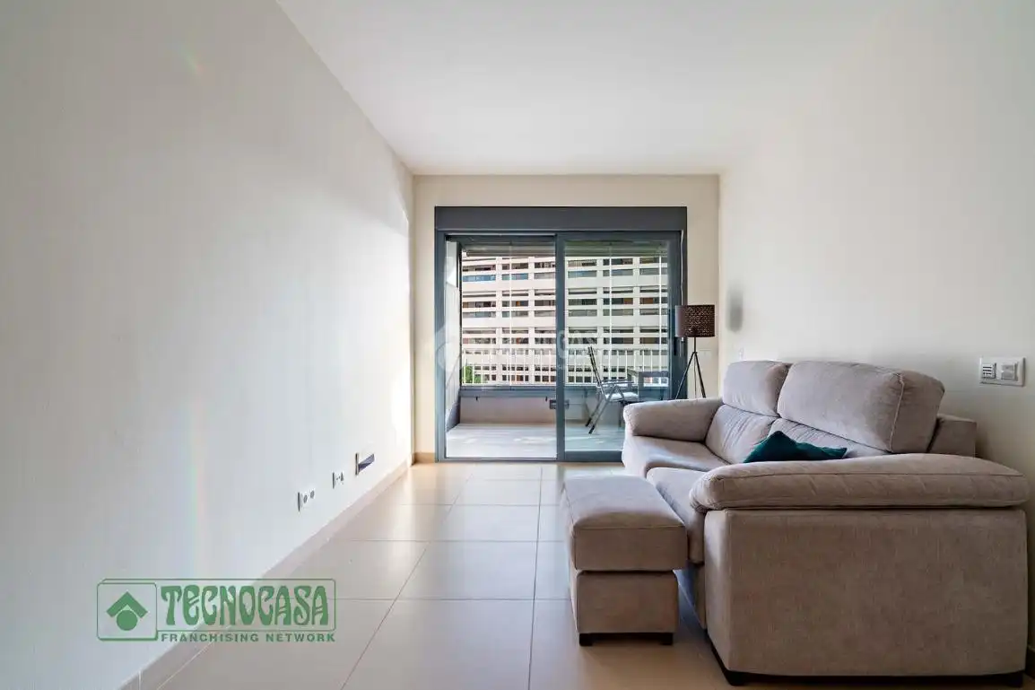Sala de estar de Piso en venta en Roquetas de Mar con Aire acondicionado, Terraza y Amueblado