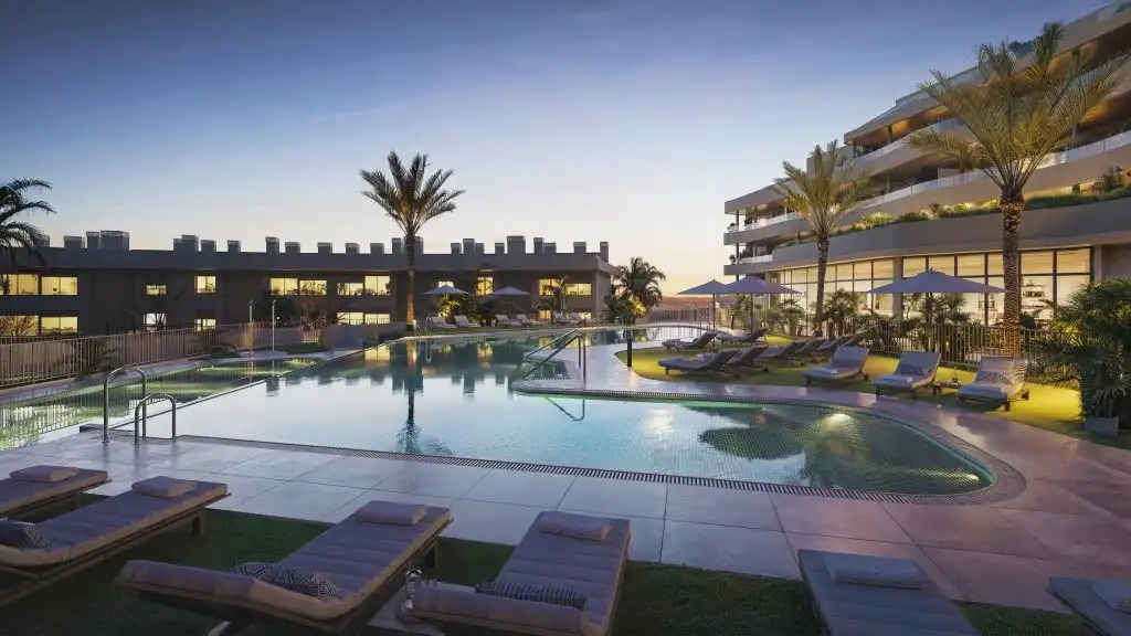 Piscina de Apartament en venda en Fuengirola amb Aire condicionat, Terrassa i Piscina