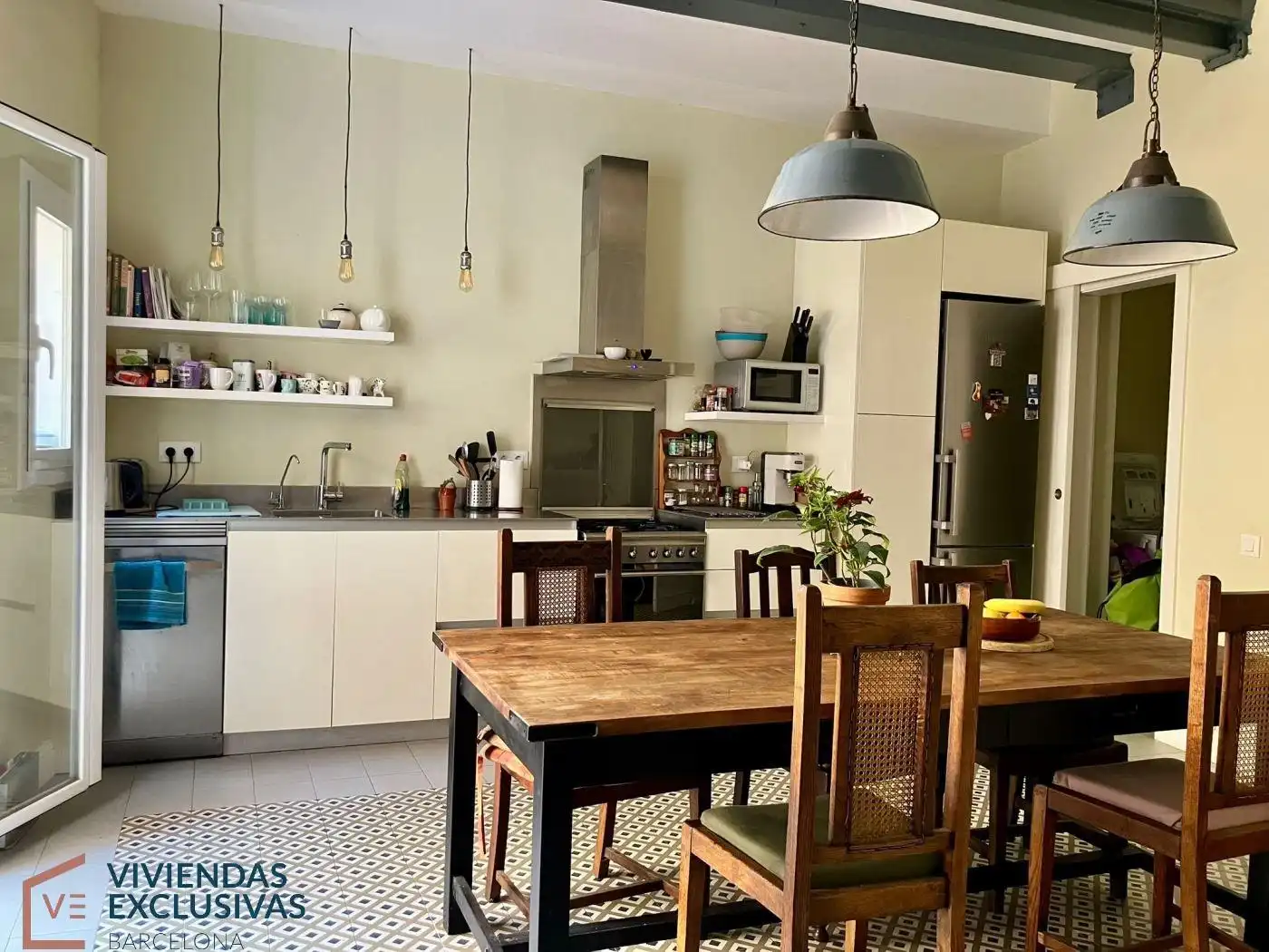 Küche von Wohnung zum Verkauf in Barcelona mit Klimaanlage, Heizung und Privatgarten