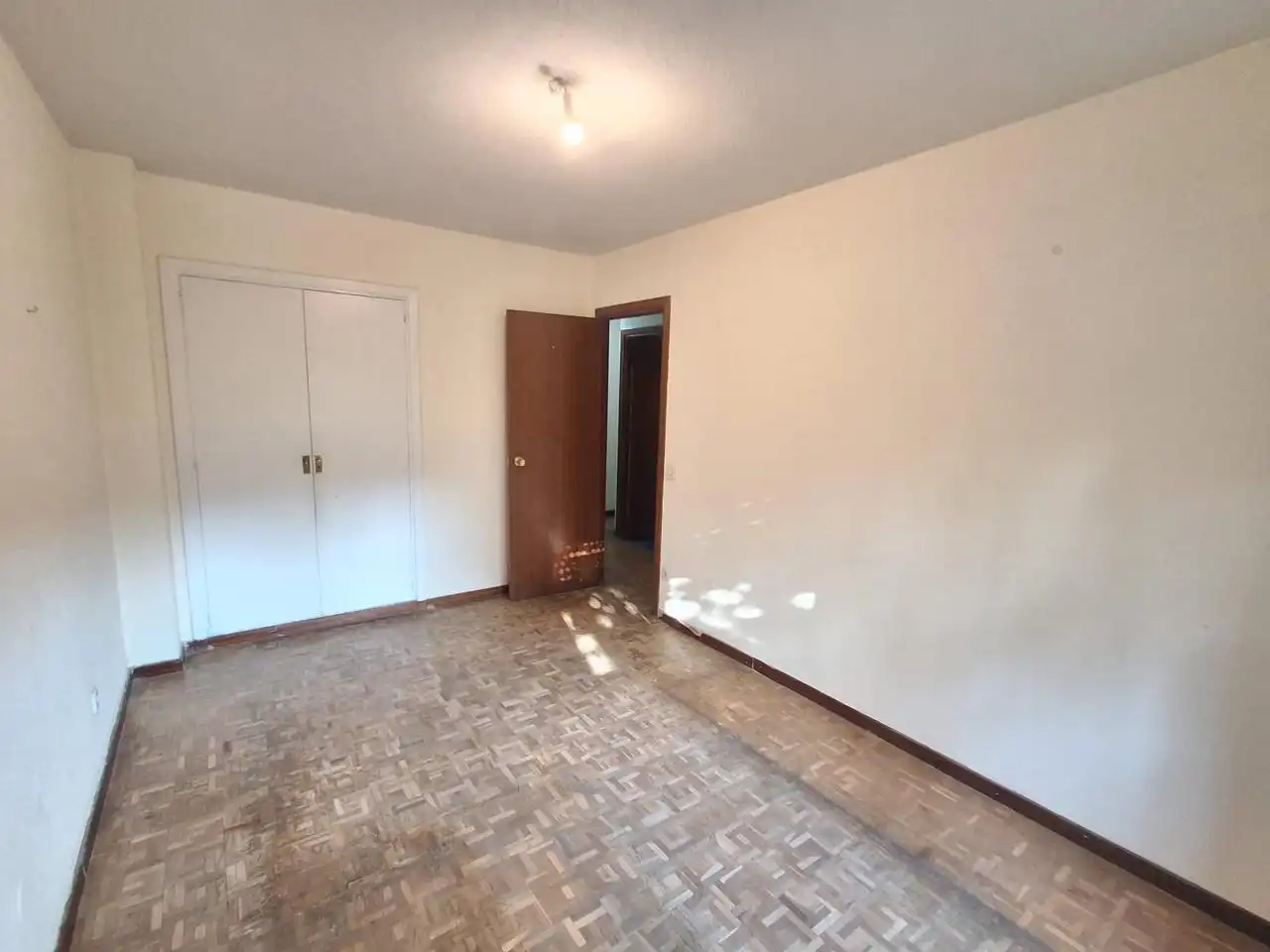Piso en venta en Madrid con Calefacción, Parquet y Terraza